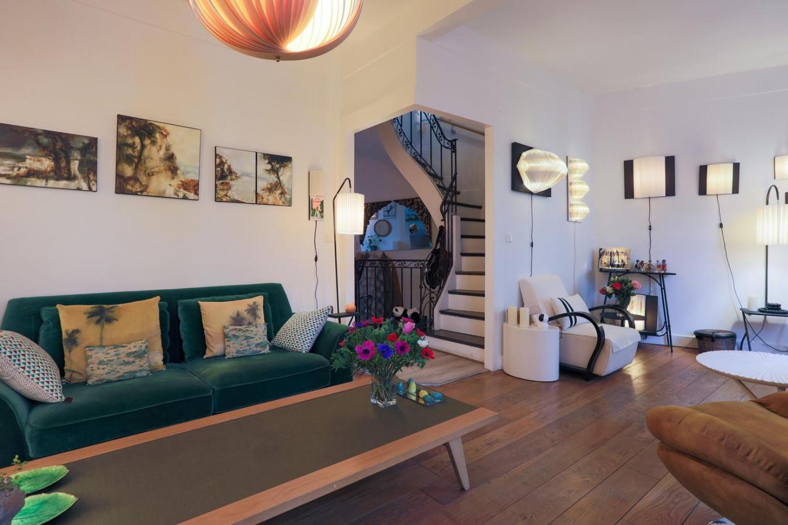The Iris - Cosy Spacious House & Terrace Guest house *
