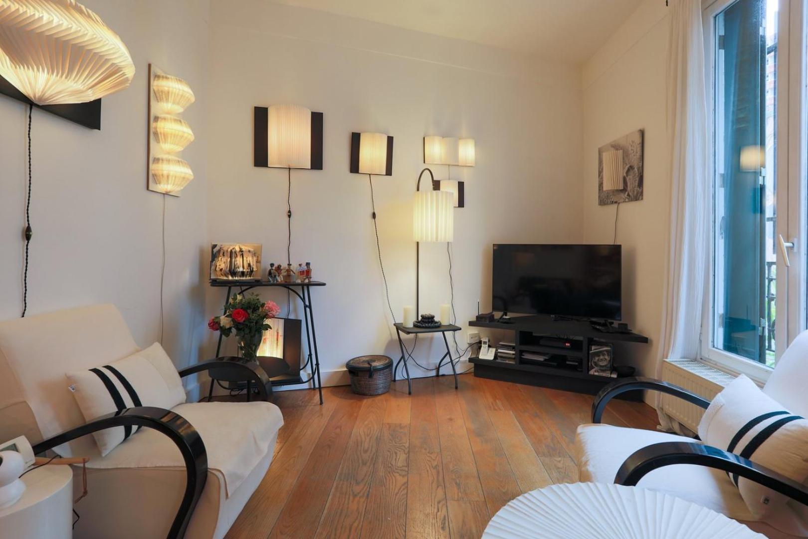 The Iris - Cosy Spacious House & Terrace Guest house
